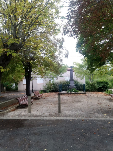 Rouvenac - Le Monument aux Morts